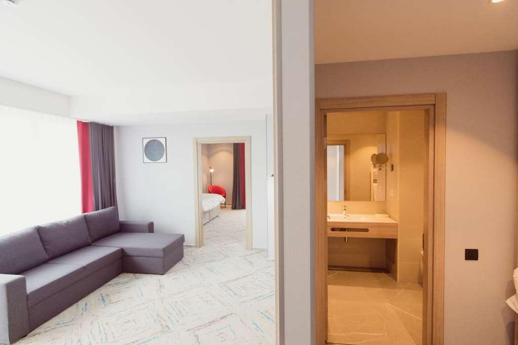 Ramada By Wyndham Targu Jiu Hotel ห้อง รูปภาพ